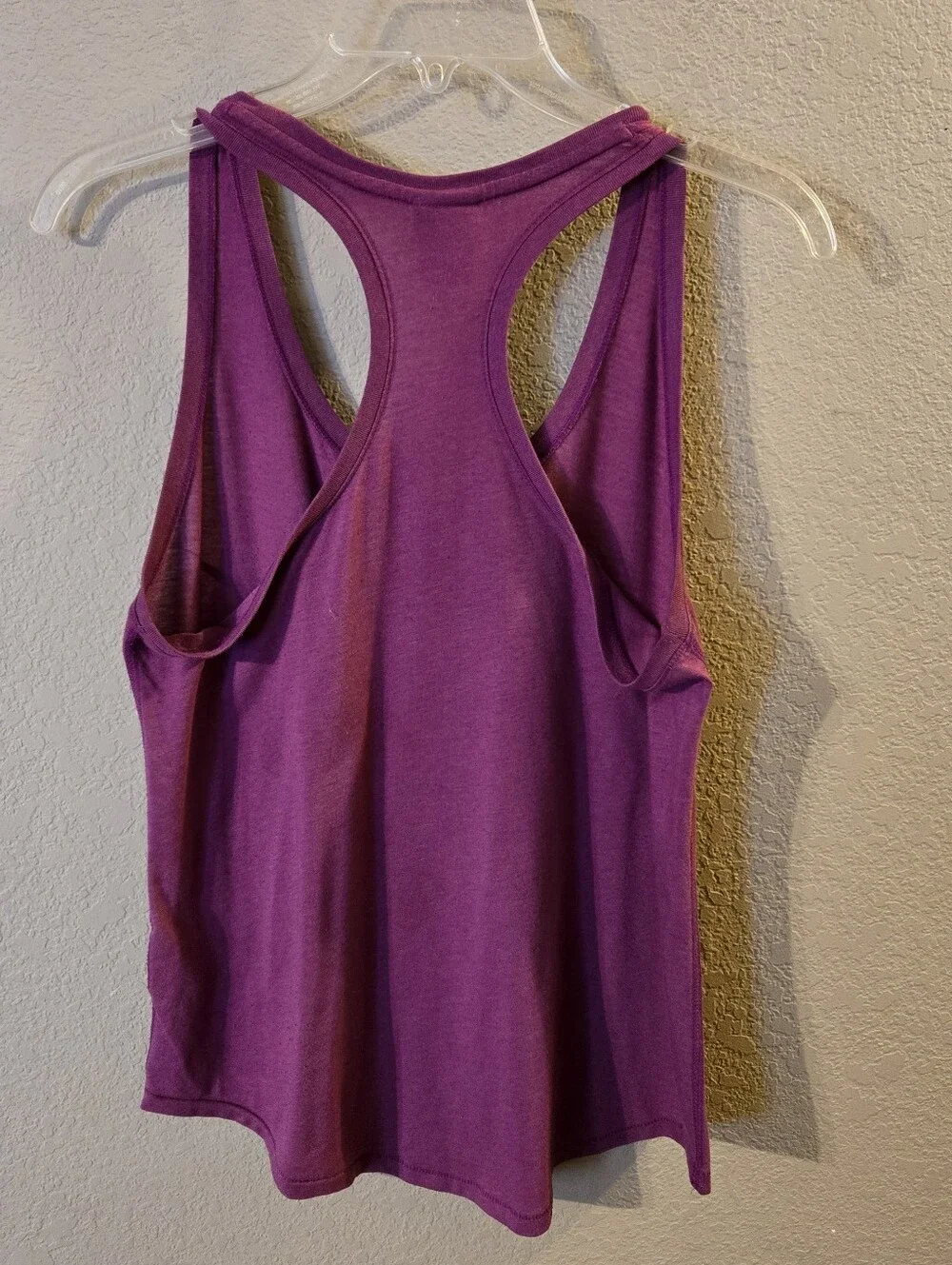 Nike Womens Purple Athletic Sleeveless Racerback Scoop Neck Top Yellow Logo M